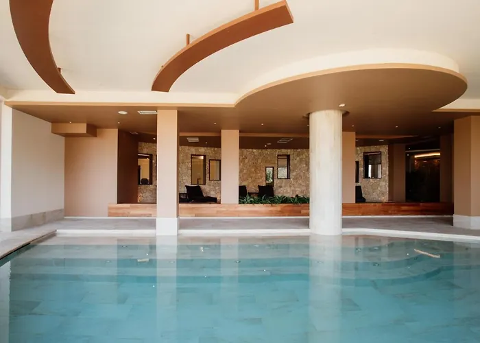 Отель Poiano Garda Костермано