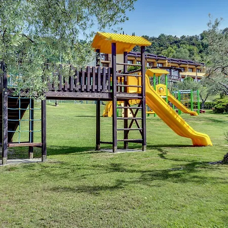 Poiano Garda מלון 4*