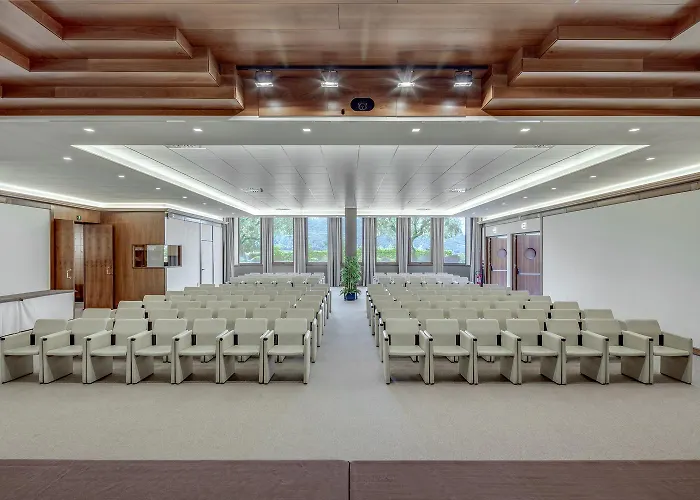 加尔达博亚诺度假酒店 4*