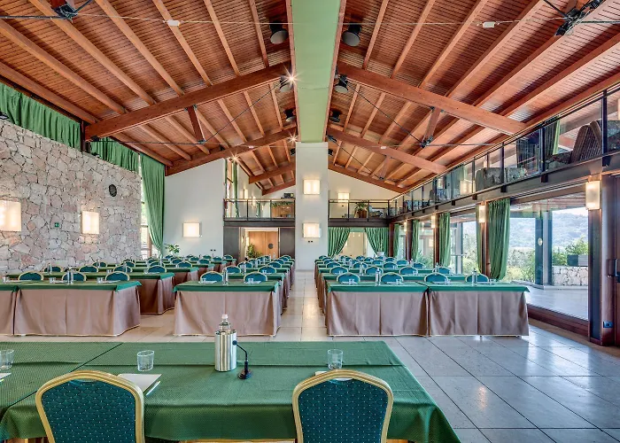 加尔达博亚诺度假酒店 4*