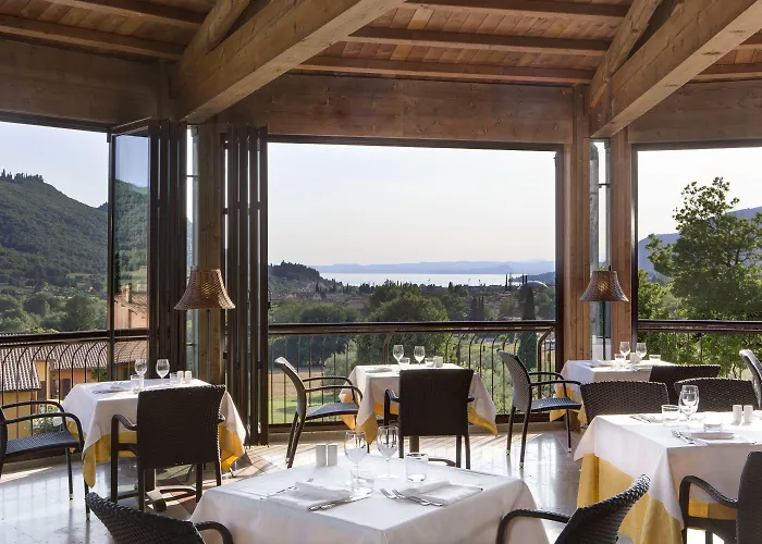 Poiano Garda 4* コステロマーノ